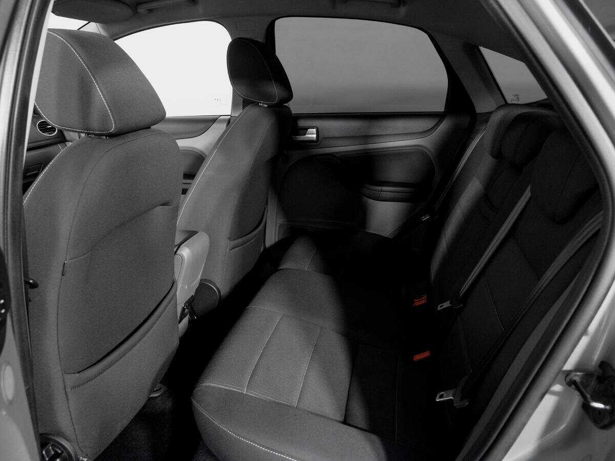 Ford Focus с пробегом — 2010 год. Фото: #9