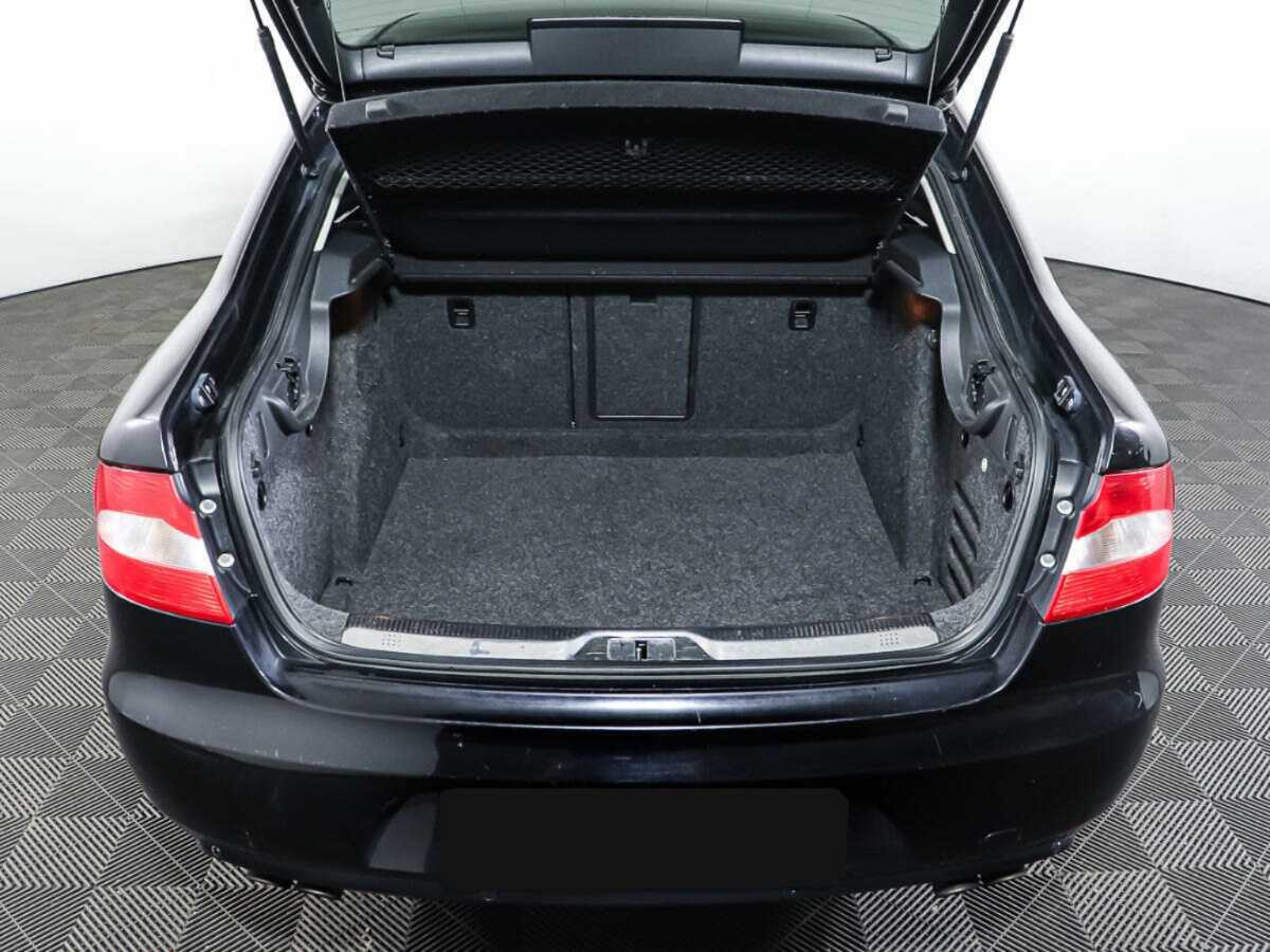 Skoda Superb с пробегом — 2012 год. Фото: #10