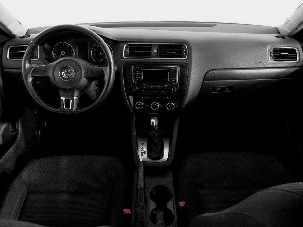 Volkswagen Jetta с пробегом — 2014 год. Фото: #11