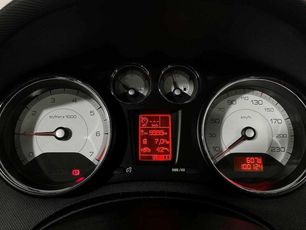 Peugeot 308 с пробегом — 2009 год. Фото: #10