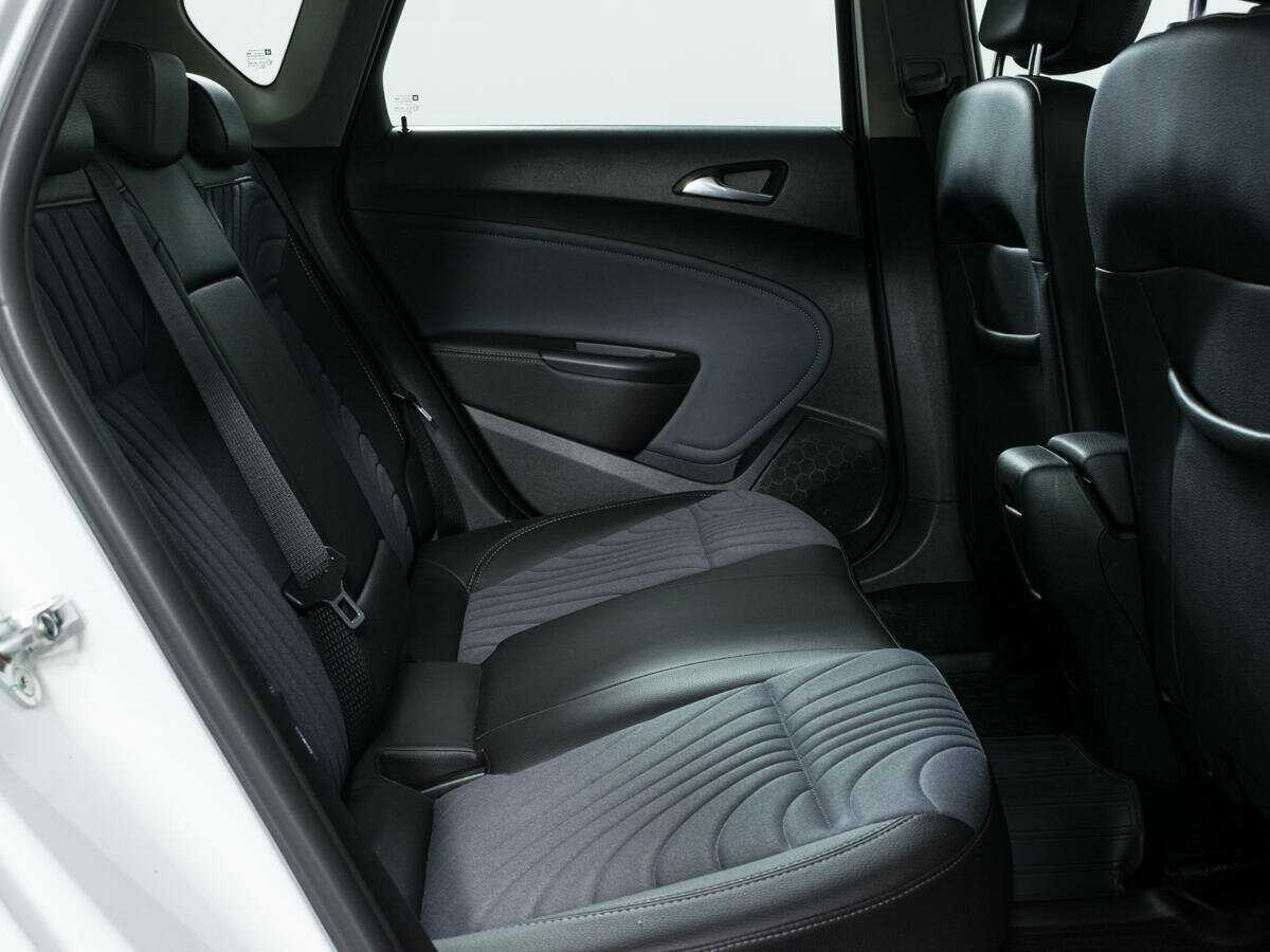 Opel Astra с пробегом — 2013 год. Фото: #10