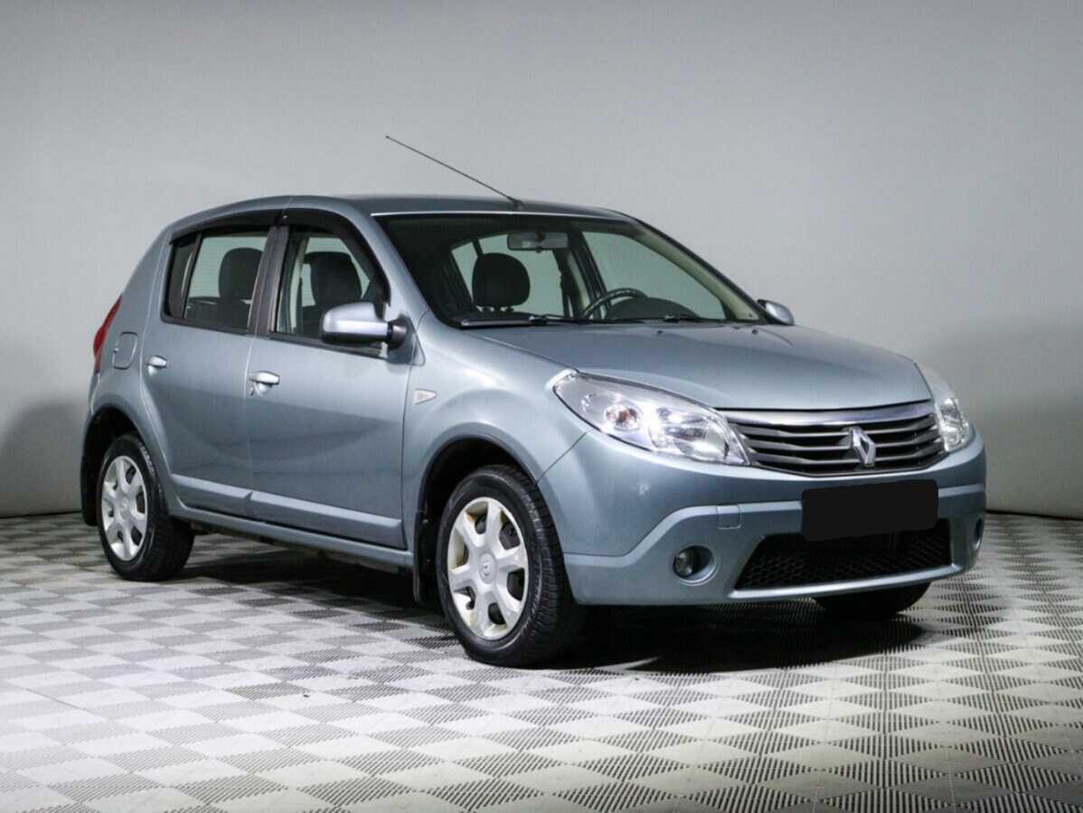 Renault Sandero с пробегом — 2011 год. Фото: #2