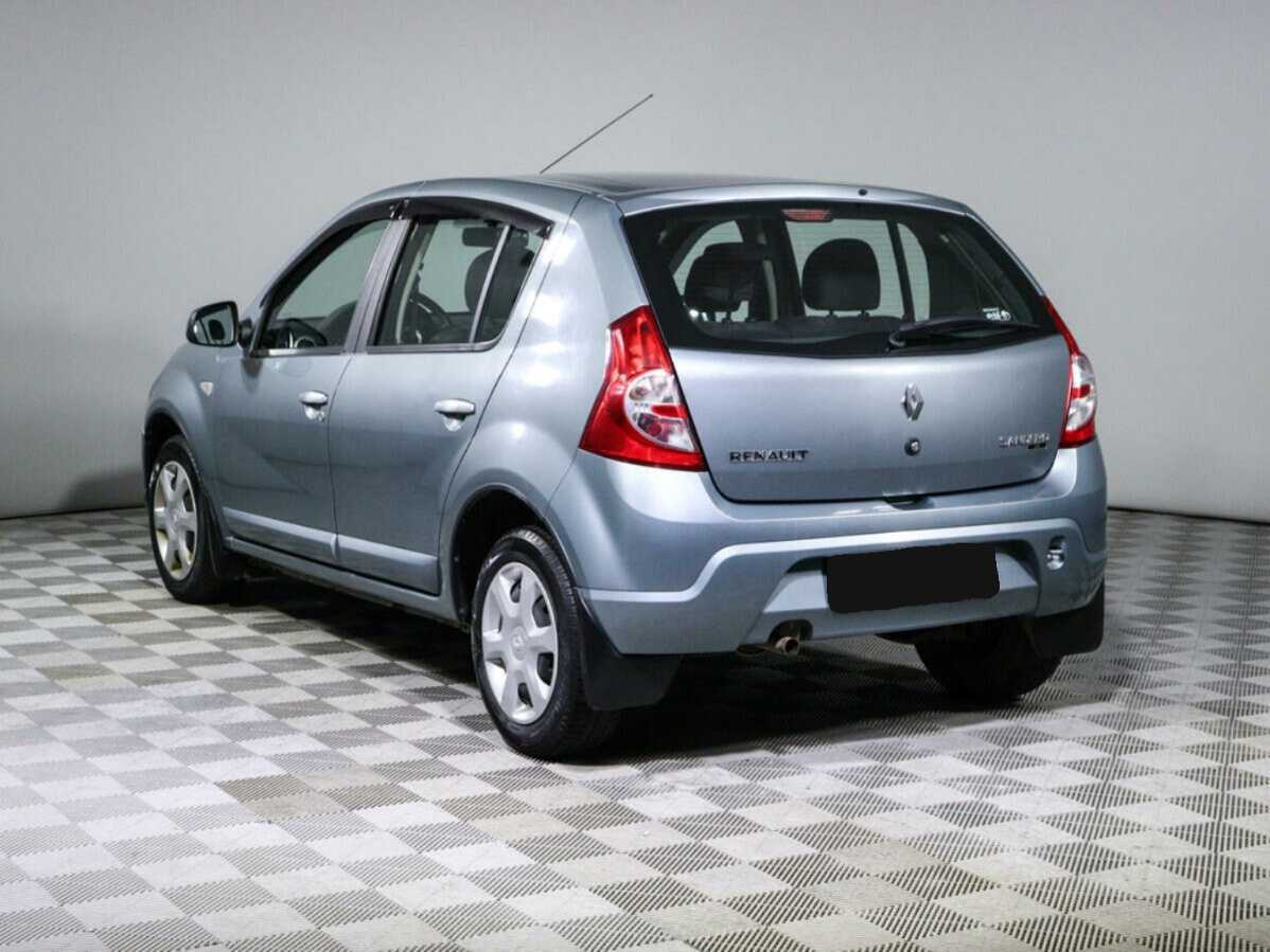 Renault Sandero с пробегом — 2011 год. Фото: #5