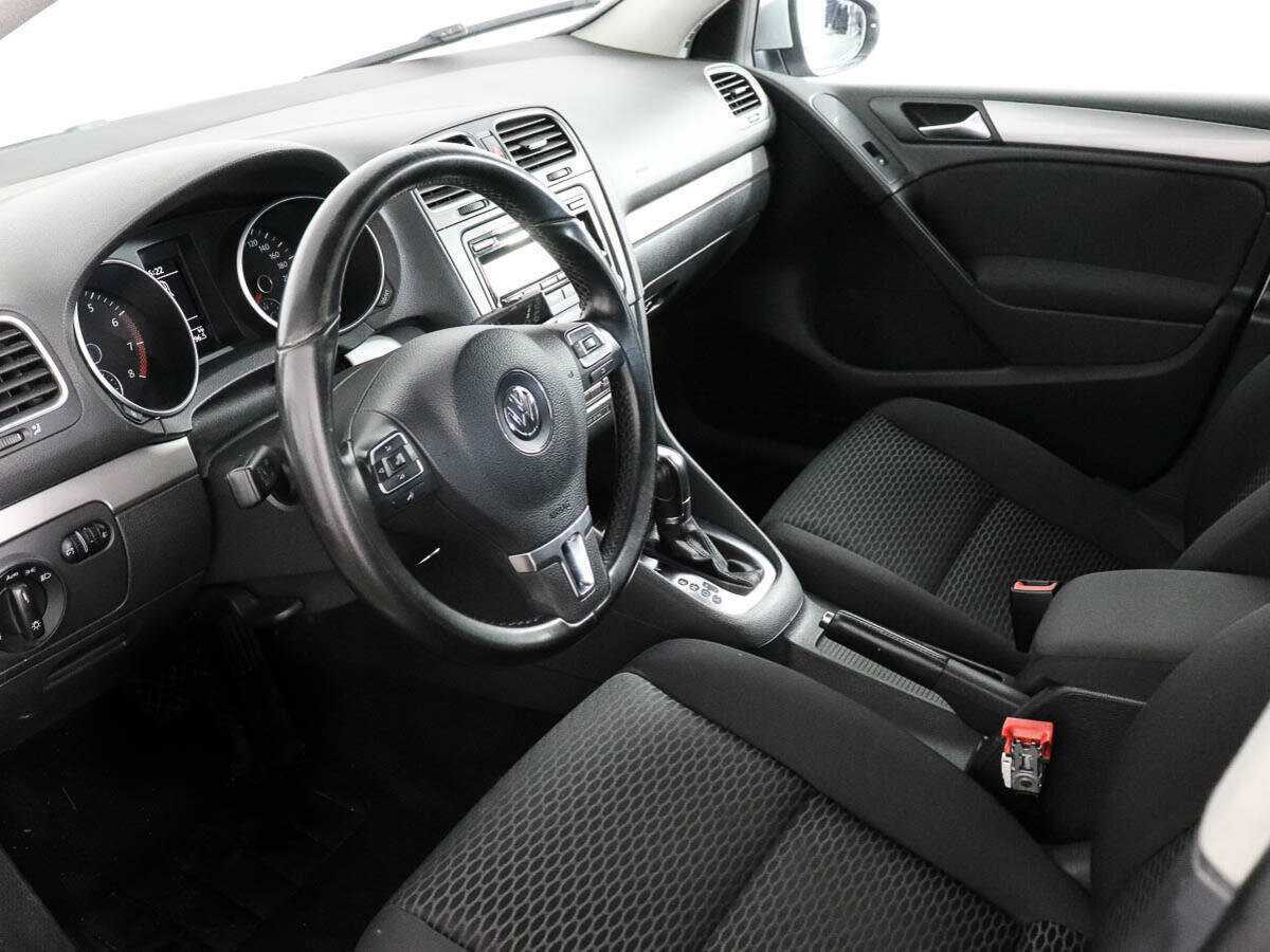 Volkswagen Golf с пробегом — 2011 год. Фото: #7