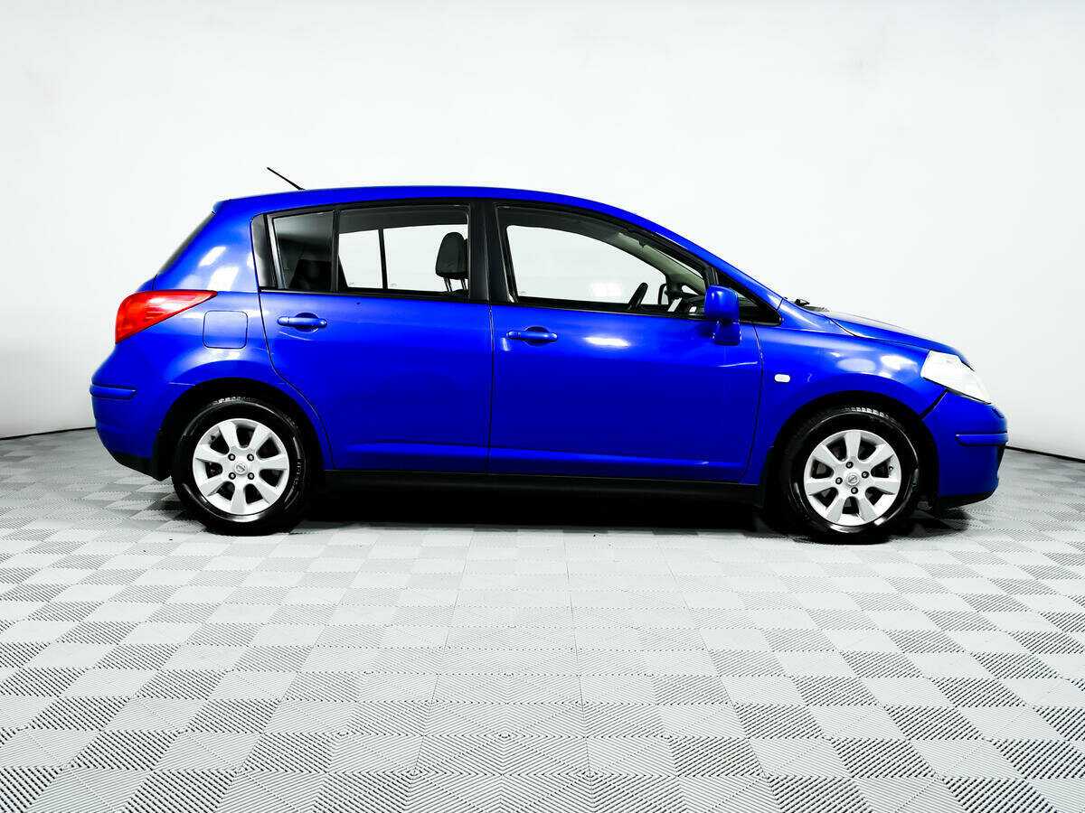 Nissan Tiida с пробегом — 2007 год. Фото: #3