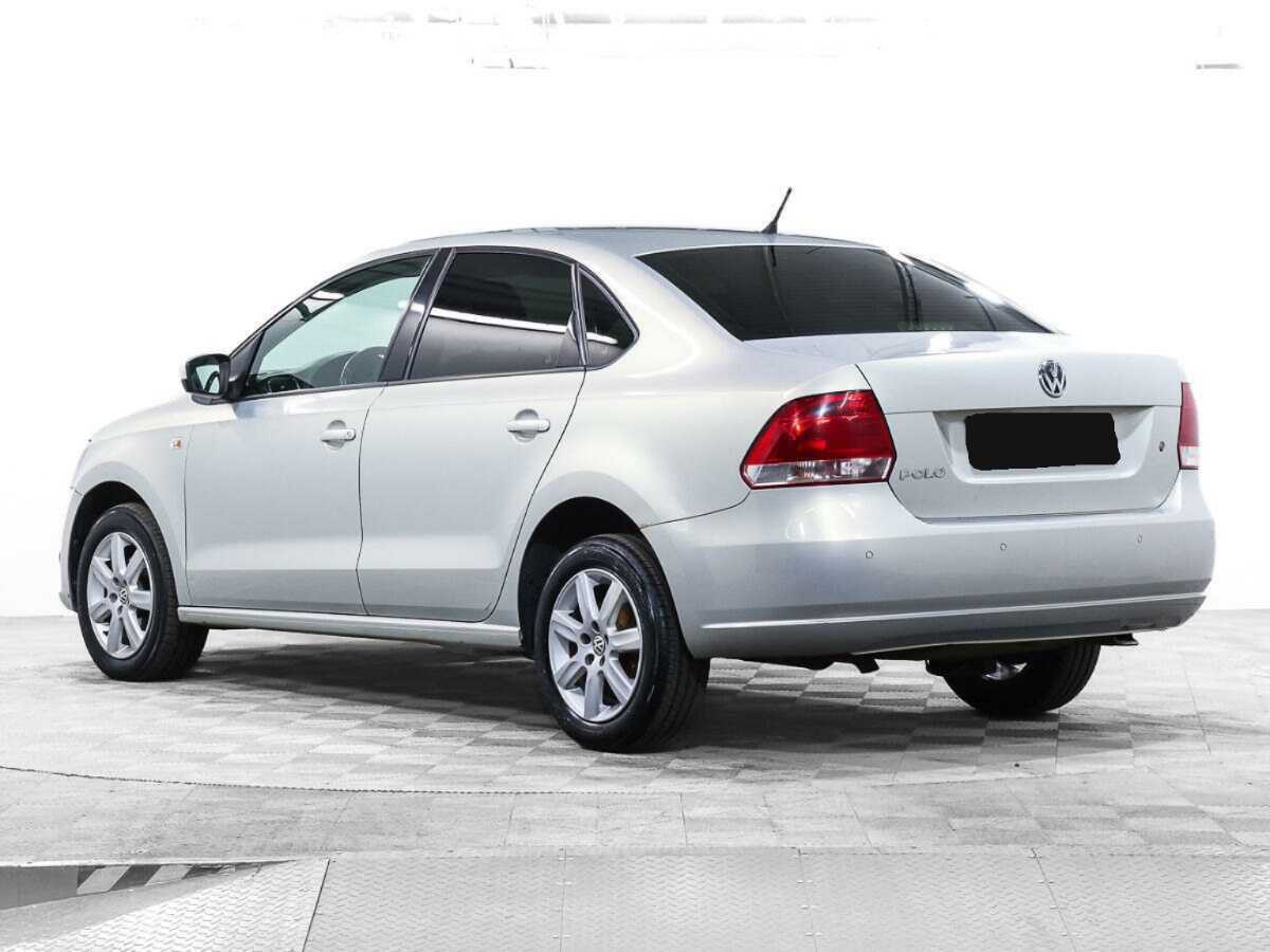 Volkswagen Polo с пробегом — 2011 год. Фото: #6