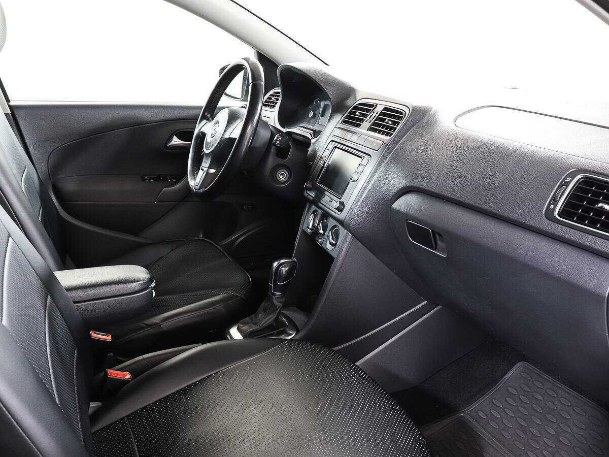 Volkswagen Polo с пробегом — 2011 год. Фото: #8