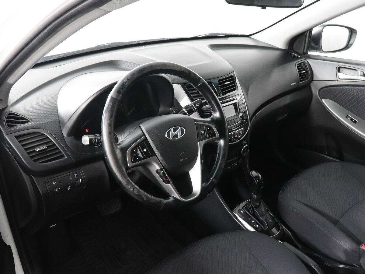 Hyundai Solaris с пробегом — 2014 год. Фото: #8