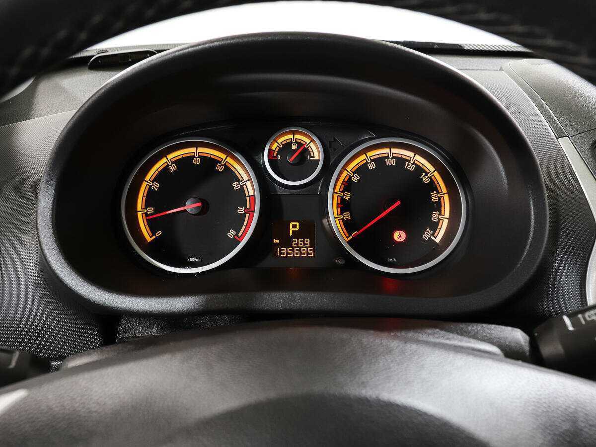 Opel Corsa с пробегом — 2010 год. Фото: #7