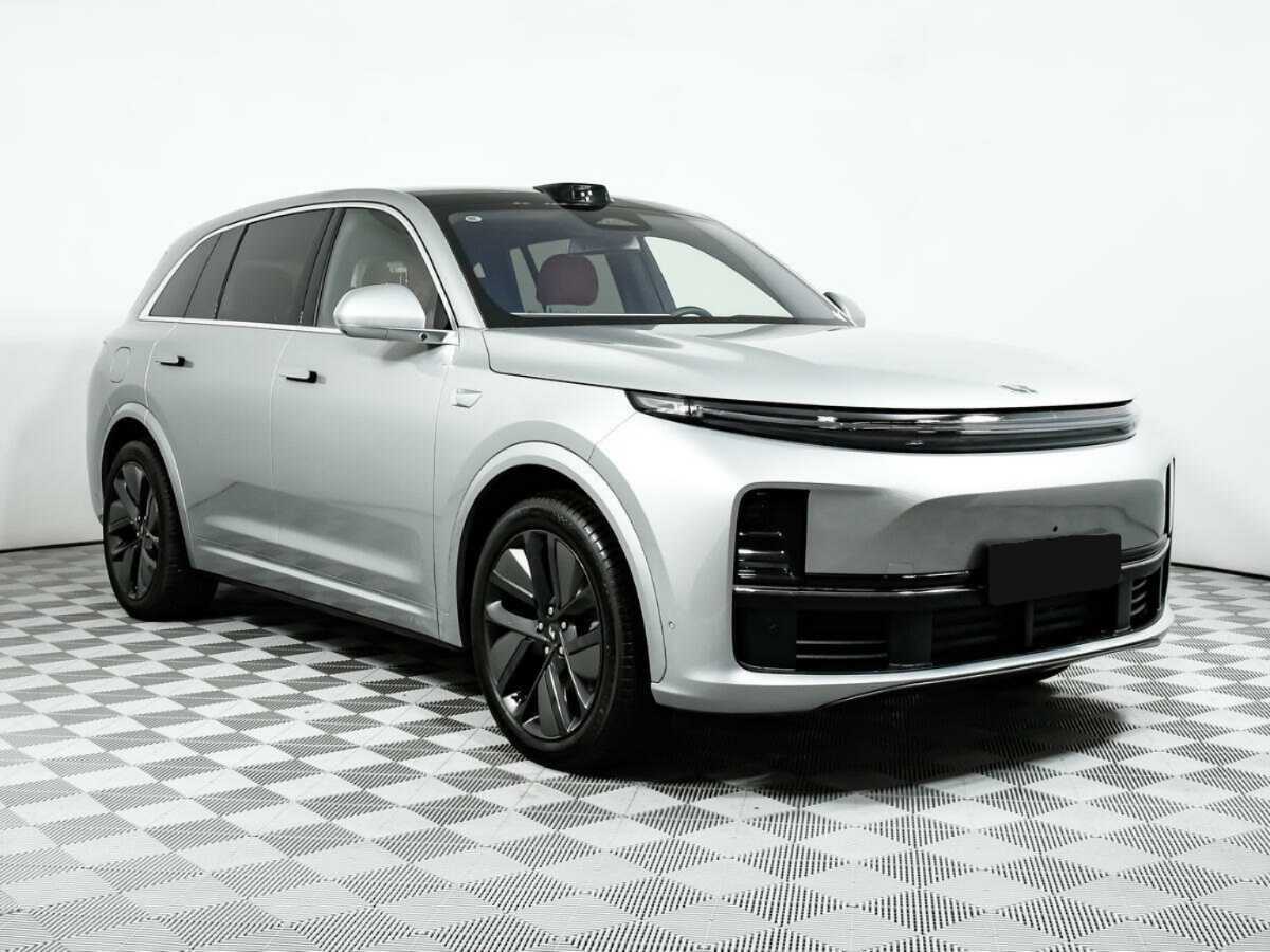 LiXiang L7 с пробегом — 2024 год. Фото: #2