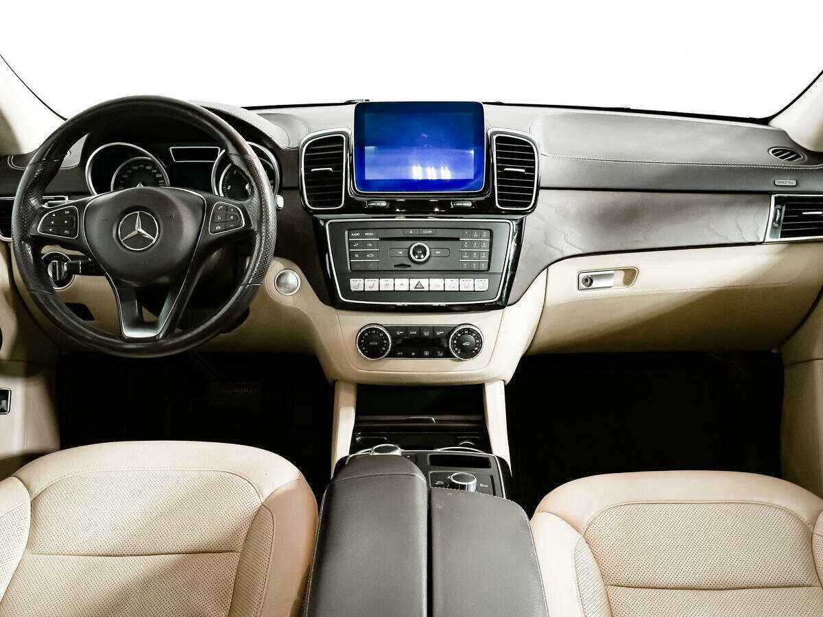 Mercedes-Benz GLE с пробегом — 2017 год. Фото: #8