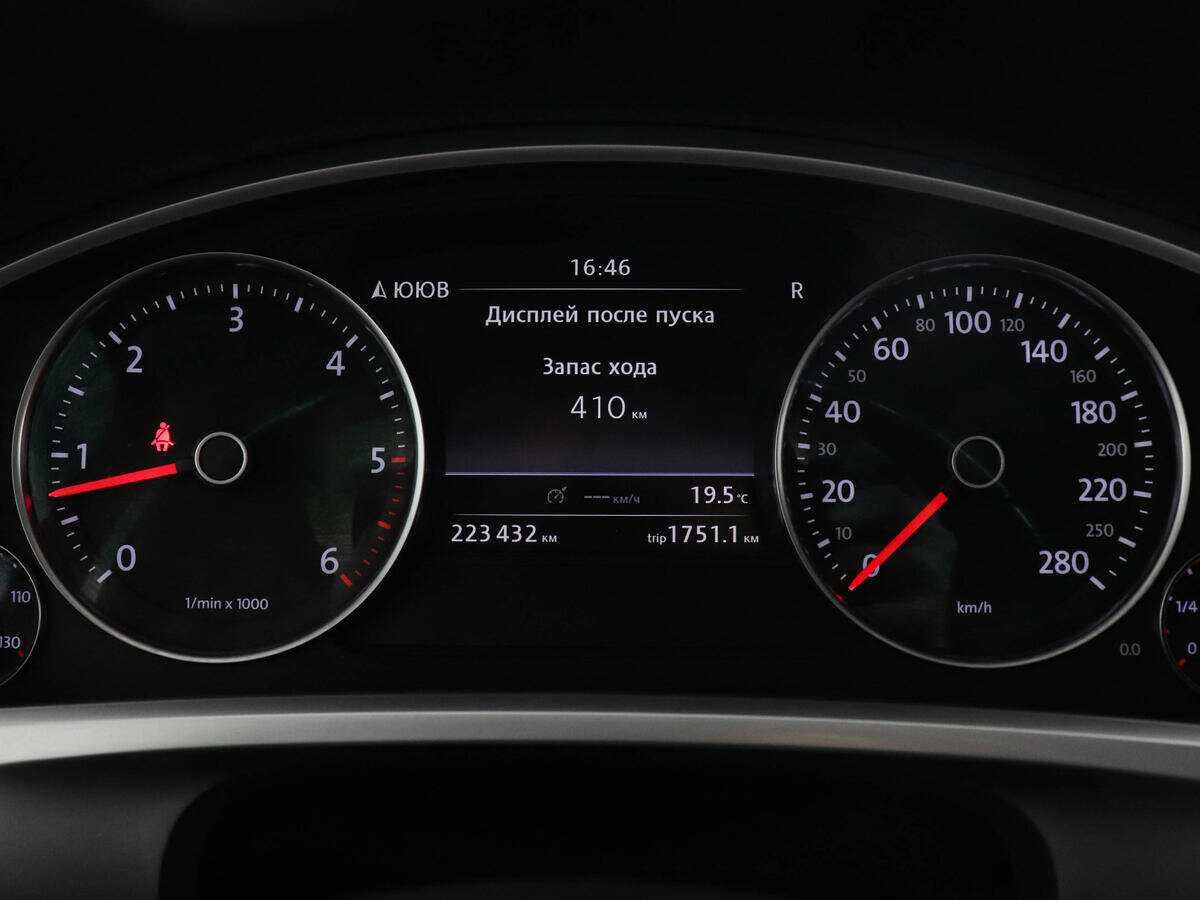 Volkswagen Touareg с пробегом — 2010 год. Фото: #10