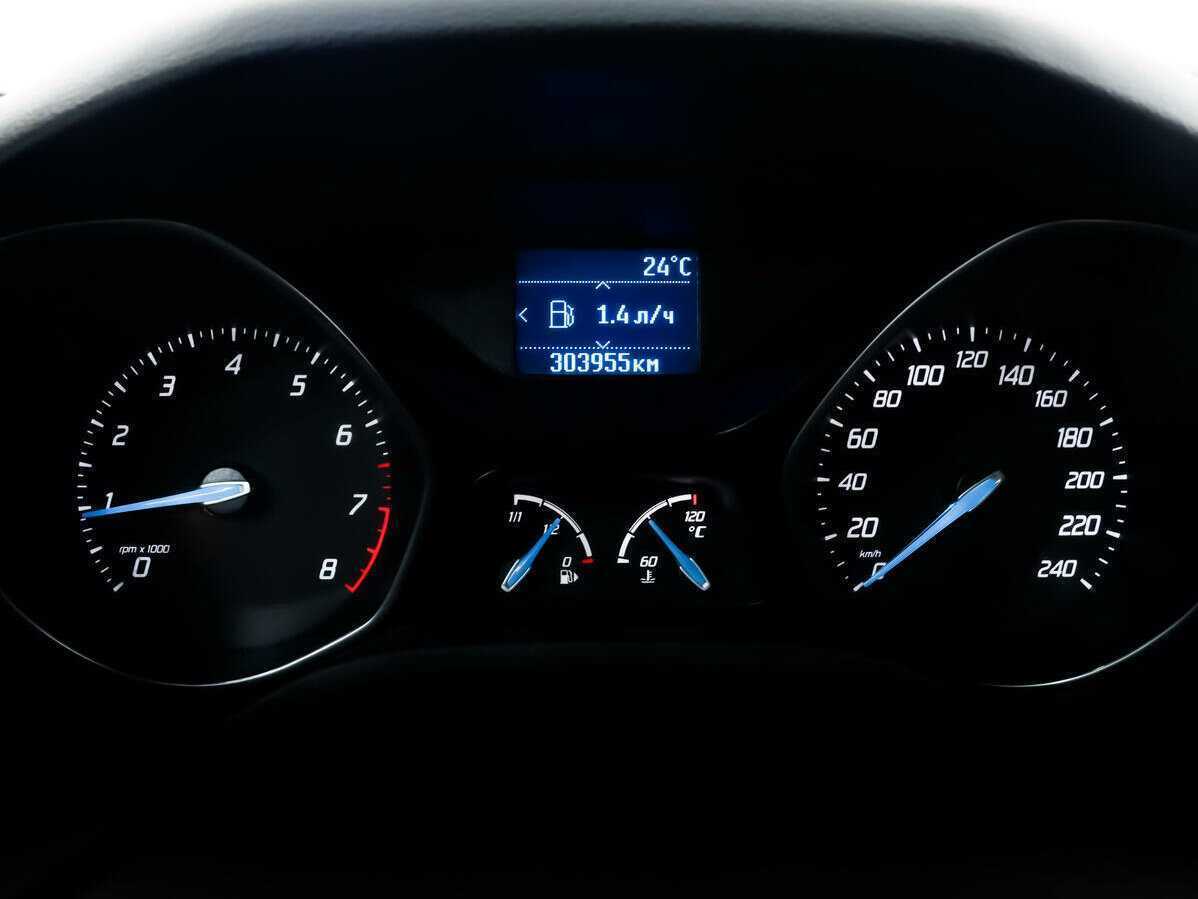 Ford Focus с пробегом — 2011 год. Фото: #9