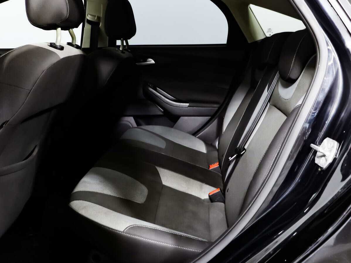 Ford Focus с пробегом — 2011 год. Фото: #11