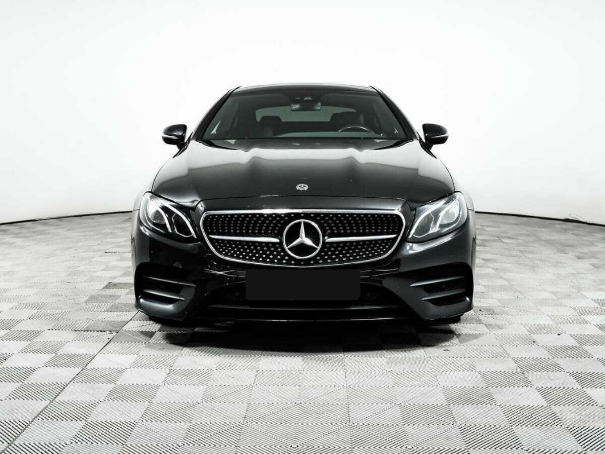 Mercedes-Benz E-Класс с пробегом — 2018 год. Фото: #1