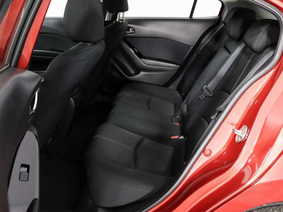 Mazda 3 с пробегом — 2016 год. Фото: #19