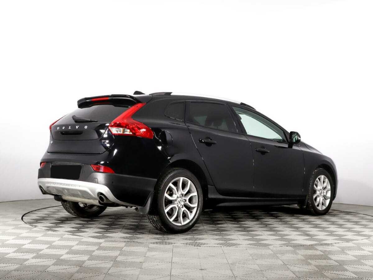 Volvo V40 Cross Country с пробегом — 2017 год. Фото: #4
