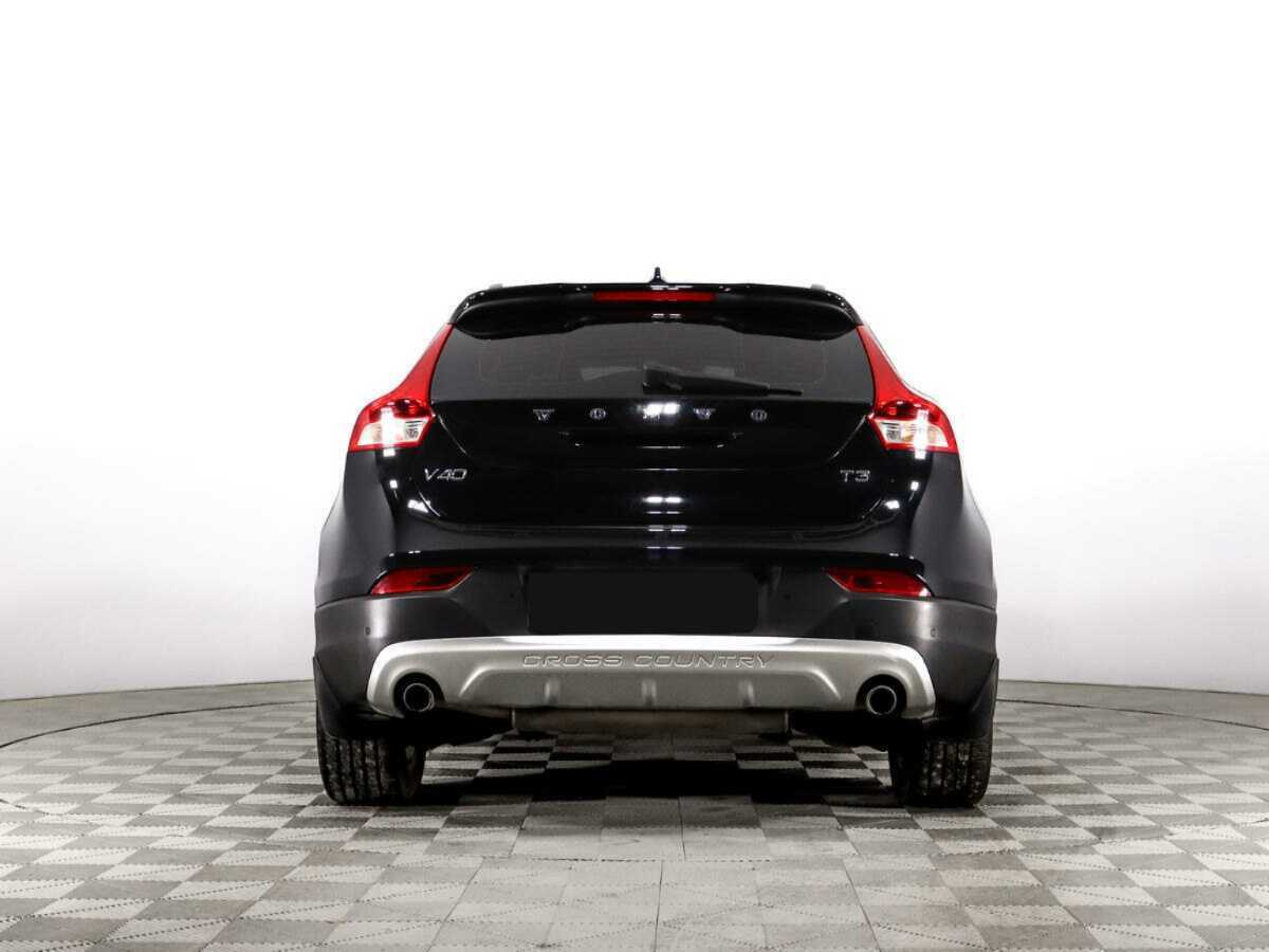 Volvo V40 Cross Country с пробегом — 2017 год. Фото: #5