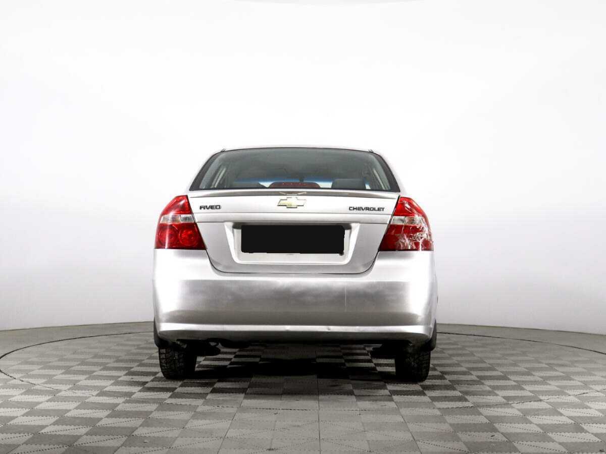 Chevrolet Aveo с пробегом — 2010 год. Фото: #5