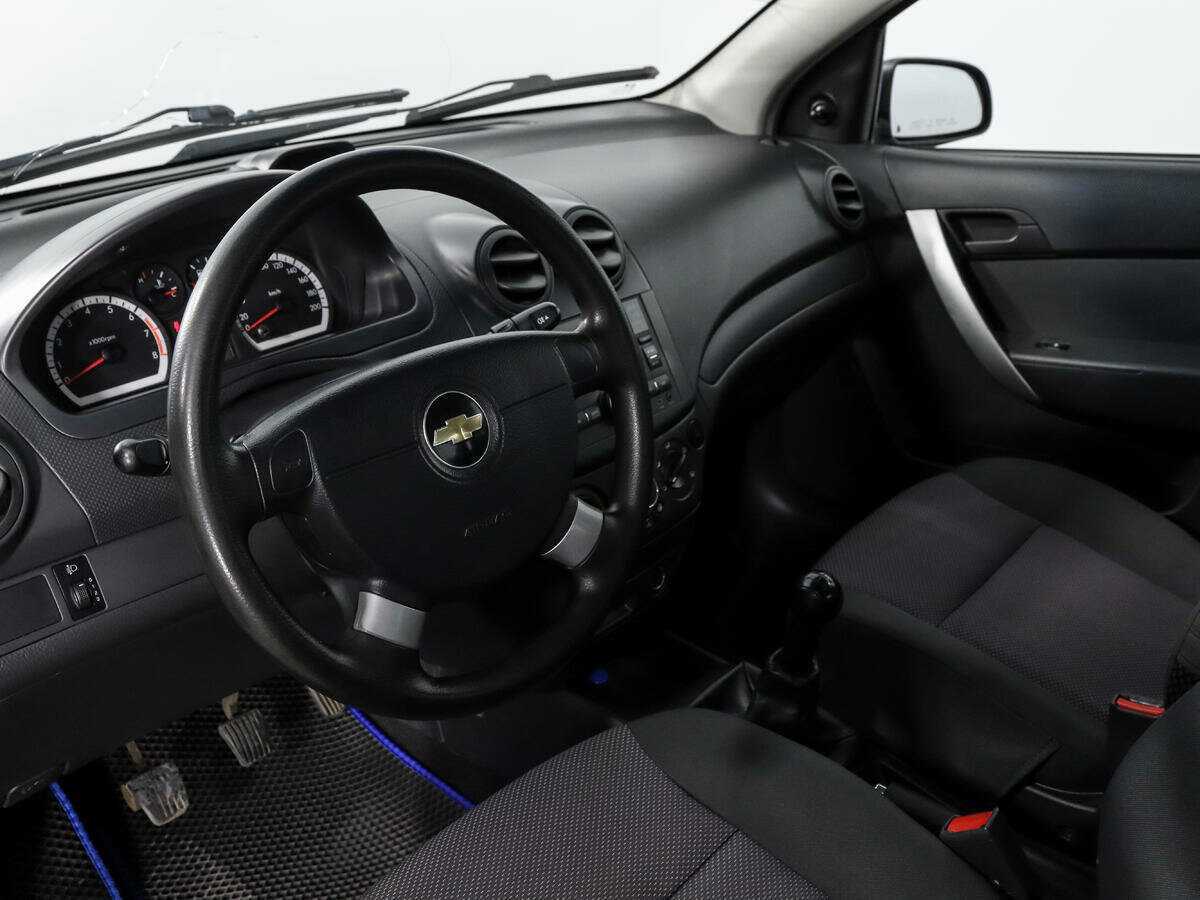 Chevrolet Aveo с пробегом — 2010 год. Фото: #8