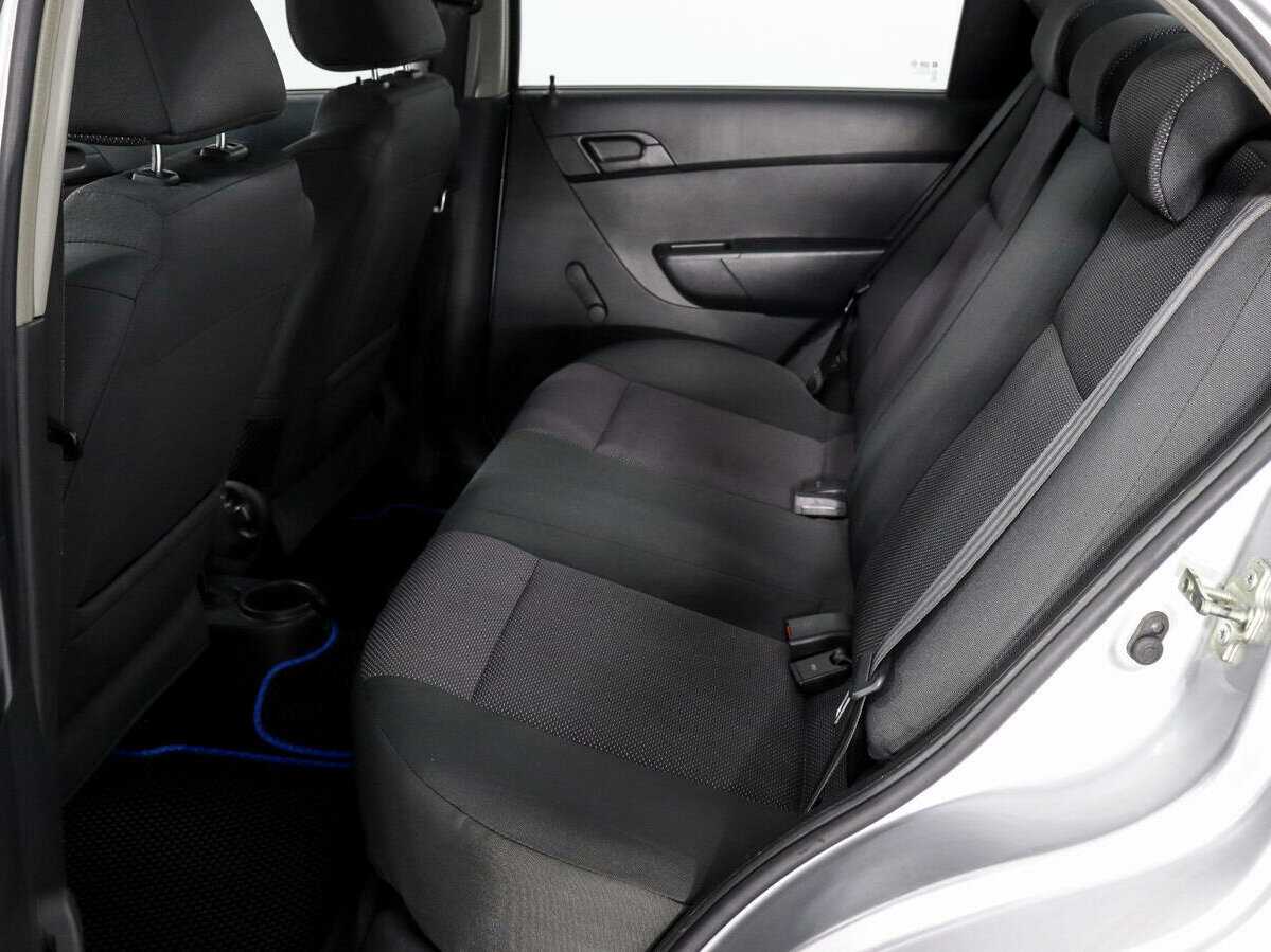 Chevrolet Aveo с пробегом — 2010 год. Фото: #9