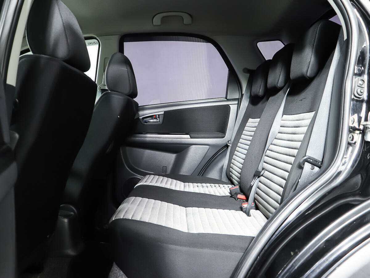 Suzuki SX4 с пробегом — 2010 год. Фото: #11