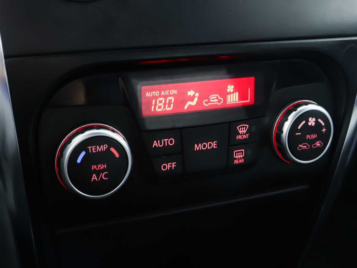 Suzuki SX4 с пробегом — 2010 год. Фото: #17