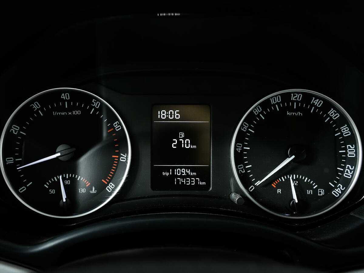 Skoda Octavia с пробегом — 2011 год. Фото: #9