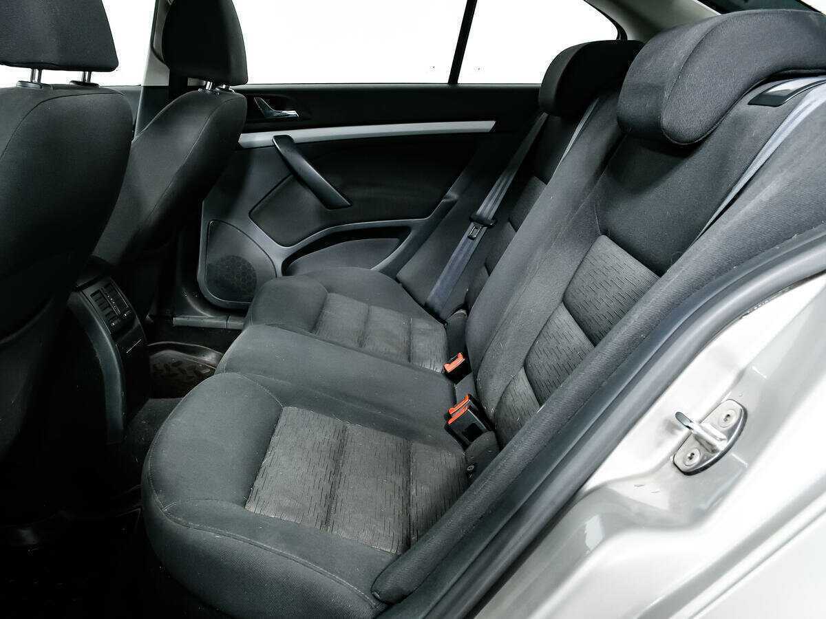 Skoda Octavia с пробегом — 2011 год. Фото: #11