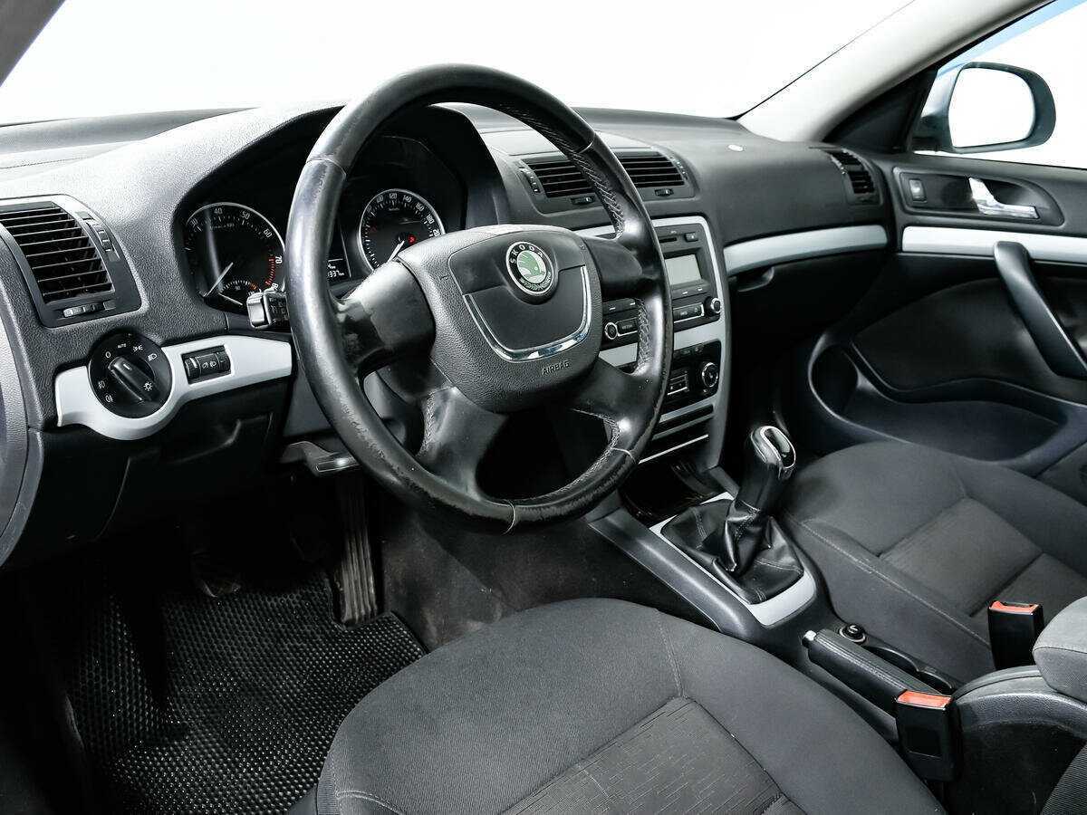 Skoda Octavia с пробегом — 2011 год. Фото: #12