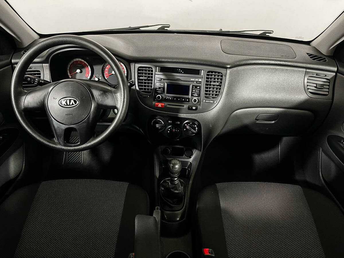 Kia Rio с пробегом — 2011 год. Фото: #8