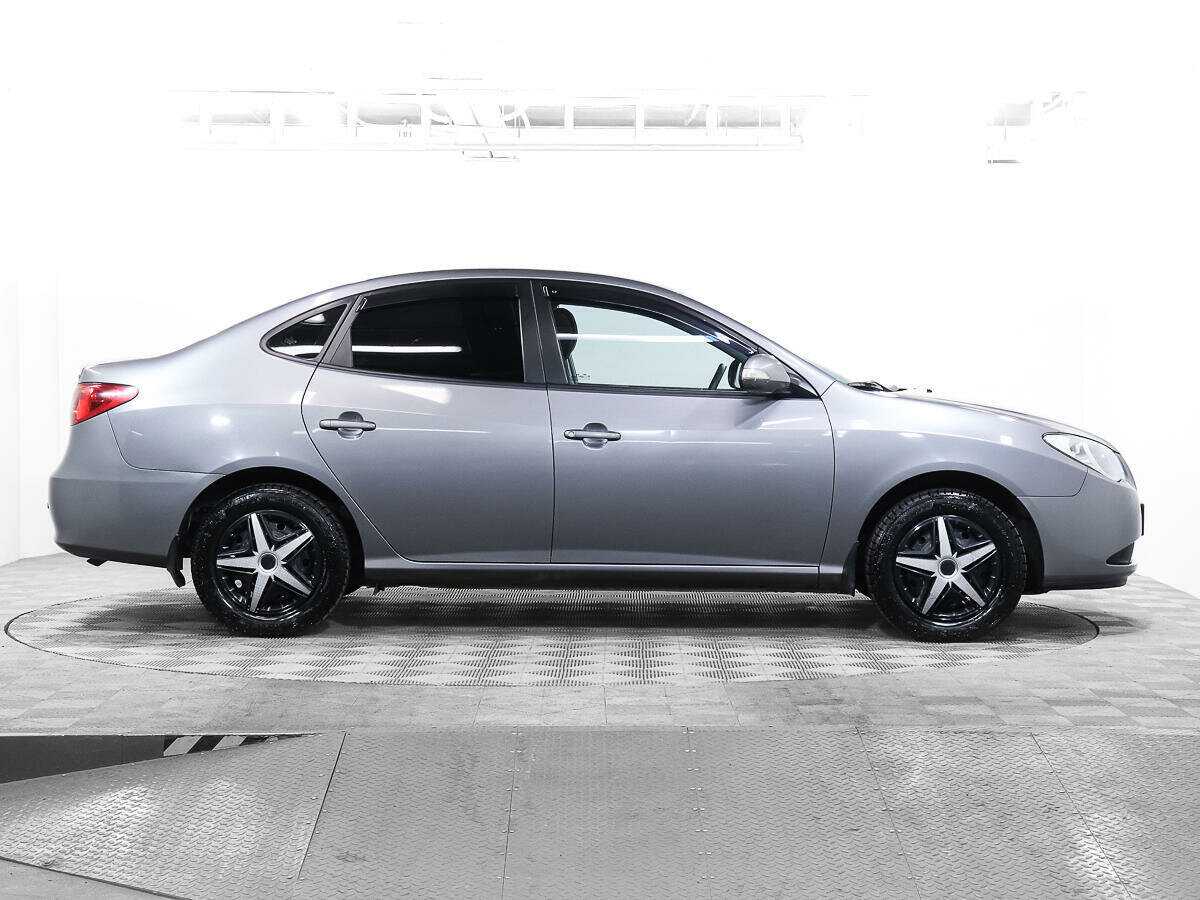 Hyundai Elantra с пробегом — 2011 год. Фото: #3