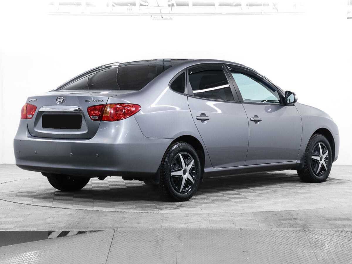 Hyundai Elantra с пробегом — 2011 год. Фото: #4