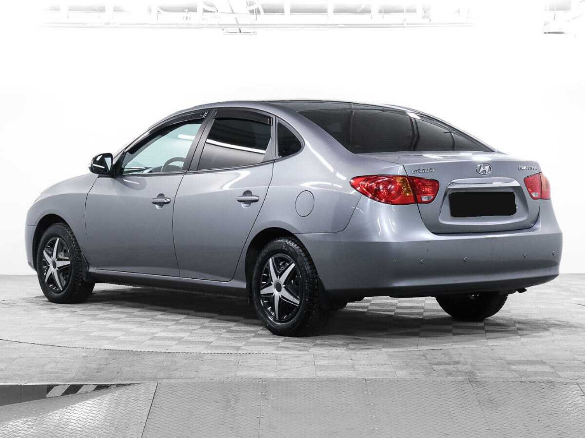 Hyundai Elantra с пробегом — 2011 год. Фото: #6