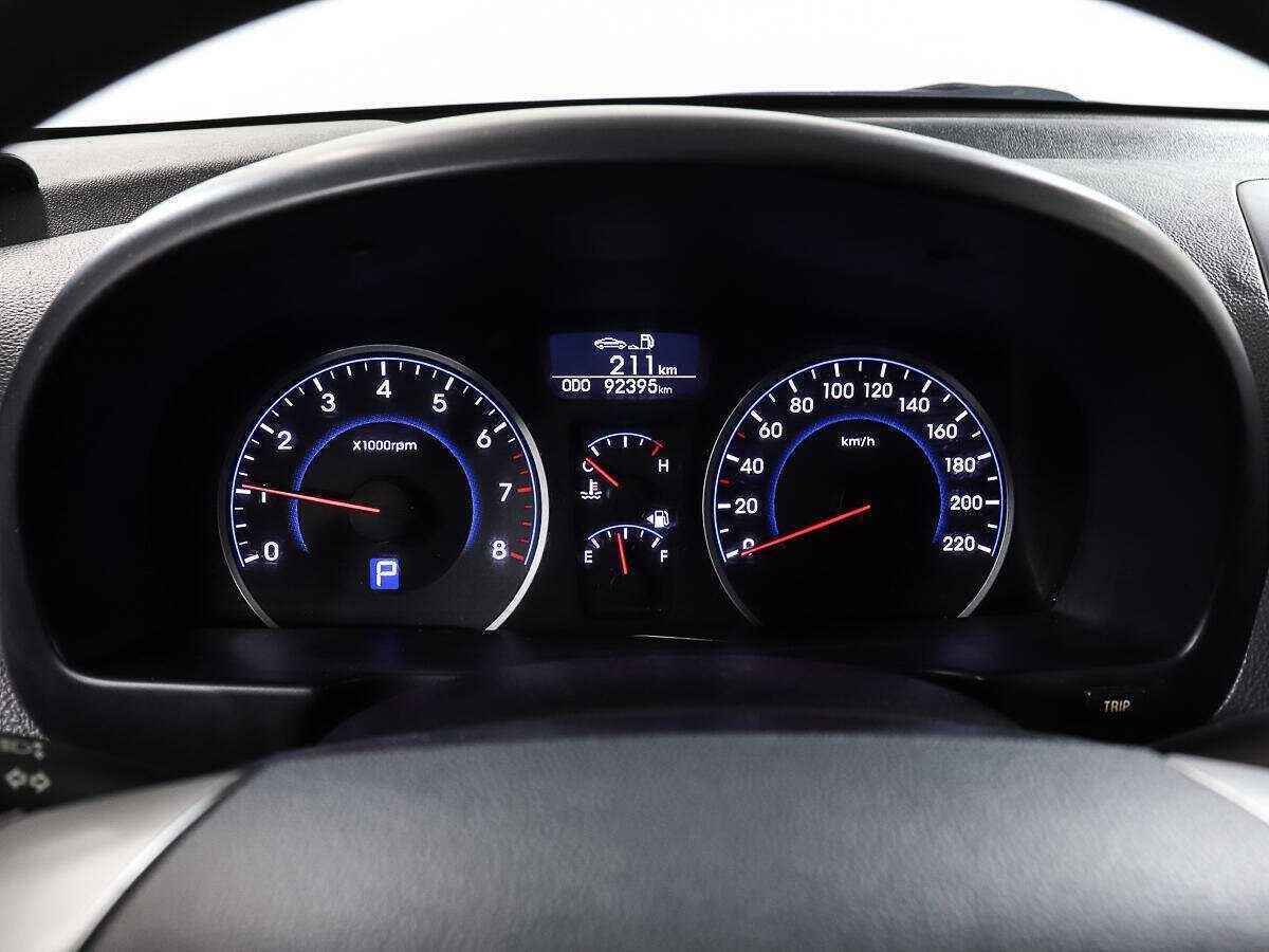 Hyundai Elantra с пробегом — 2011 год. Фото: #10