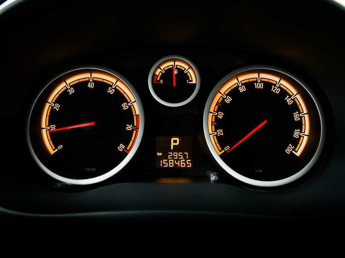 Opel Corsa с пробегом — 2007 год. Фото: #9