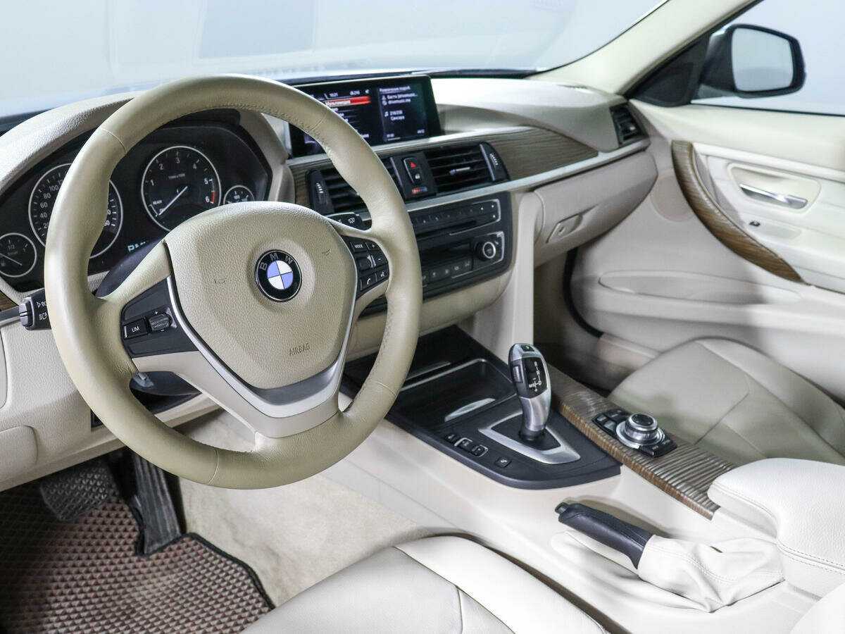 BMW 3 серии с пробегом — 2013 год. Фото: #13