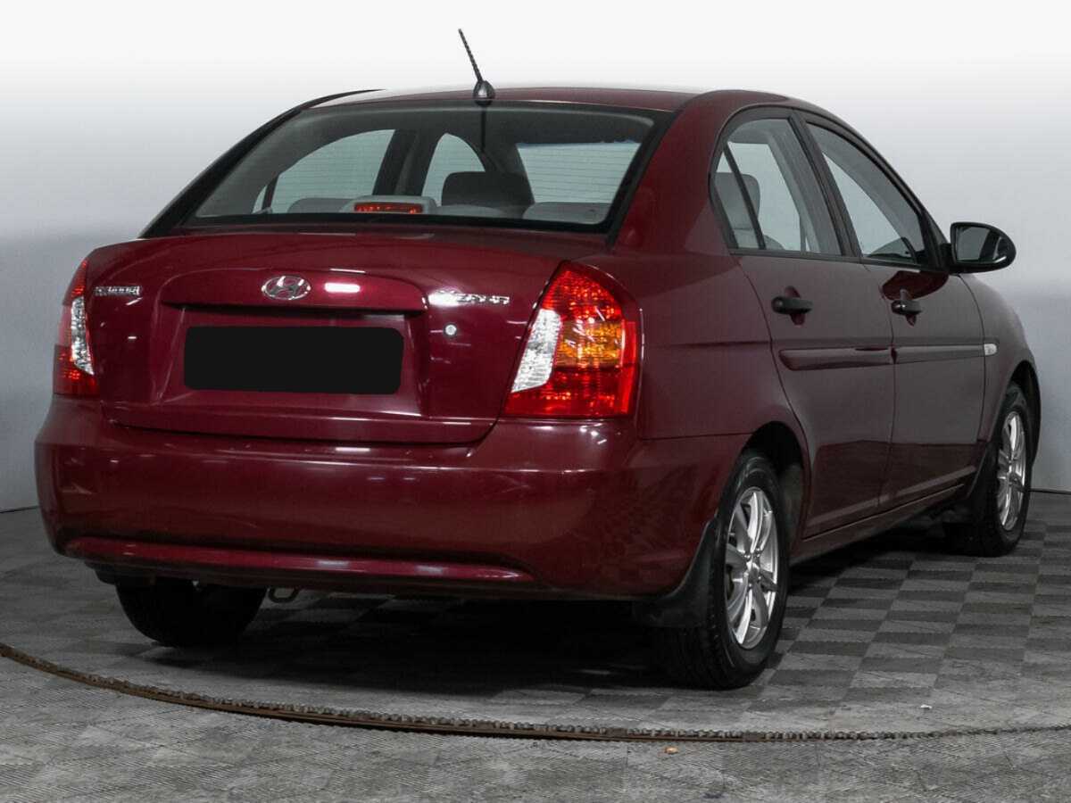 Hyundai Verna с пробегом — 2007 год. Фото: #4