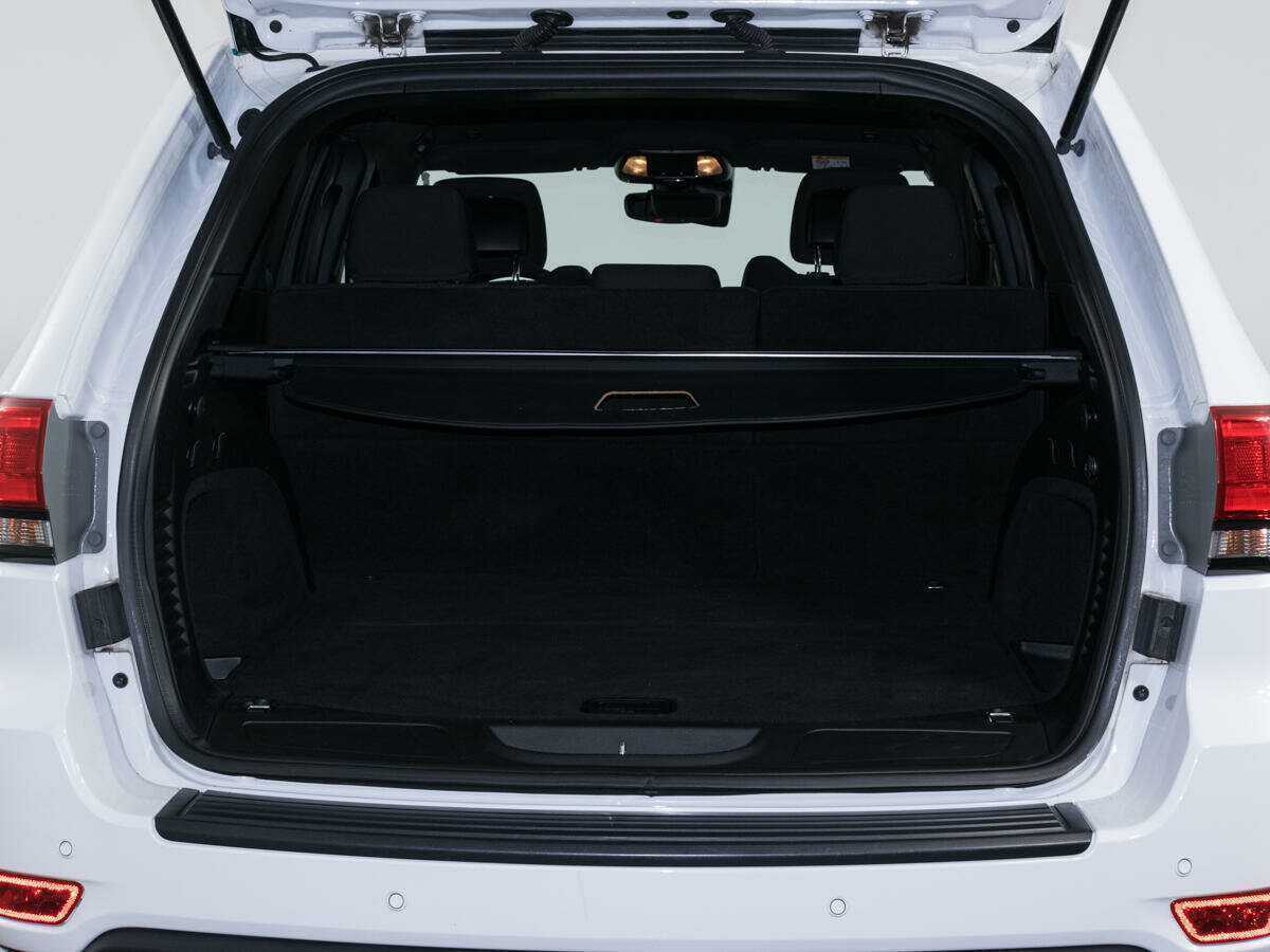 Jeep Grand Cherokee с пробегом — 2018 год. Фото: #8