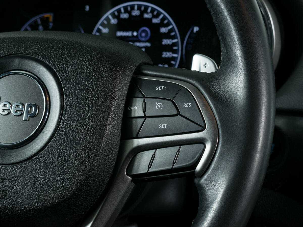 Jeep Grand Cherokee с пробегом — 2018 год. Фото: #15