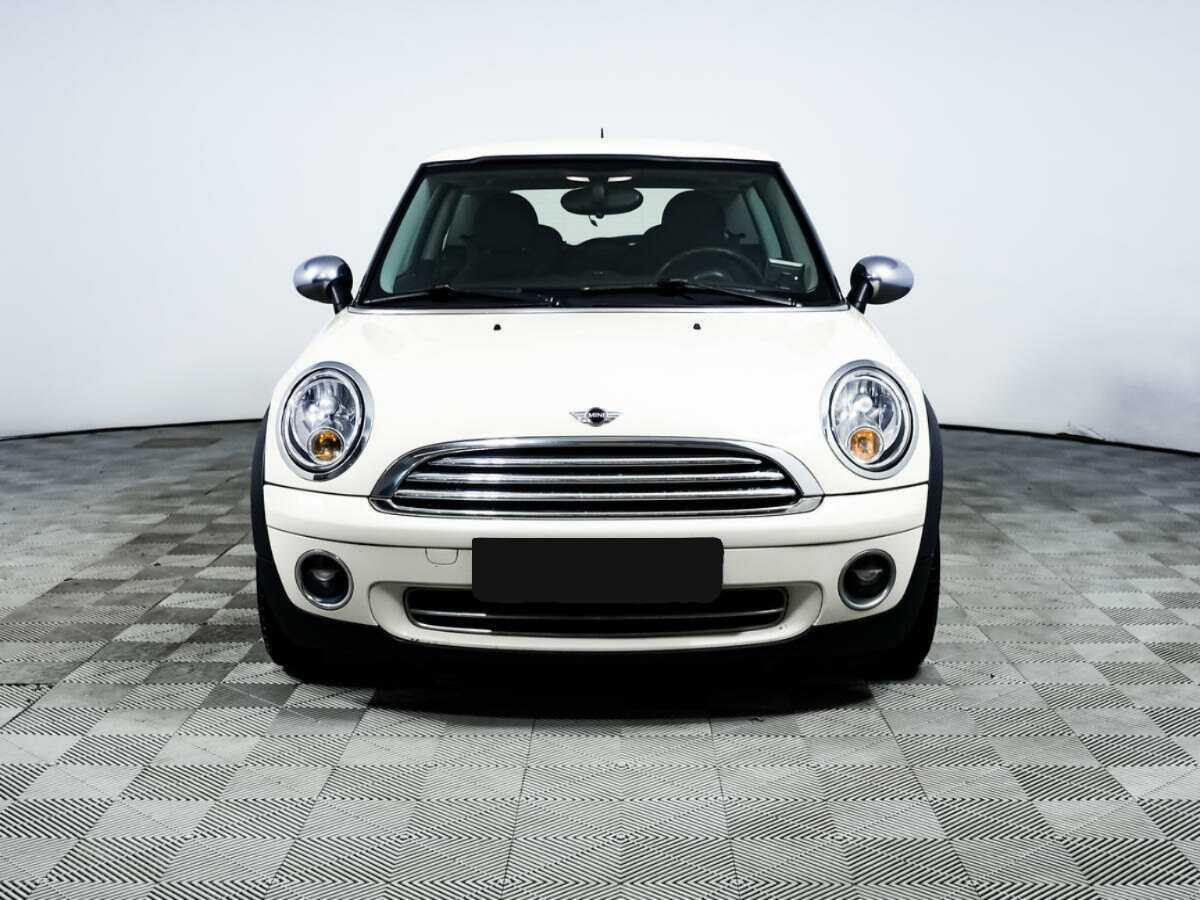 Mini Hatch с пробегом — 2010 год. Фото: #1