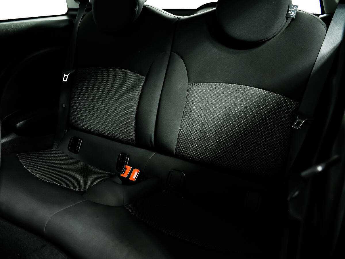 Mini Hatch с пробегом — 2010 год. Фото: #11