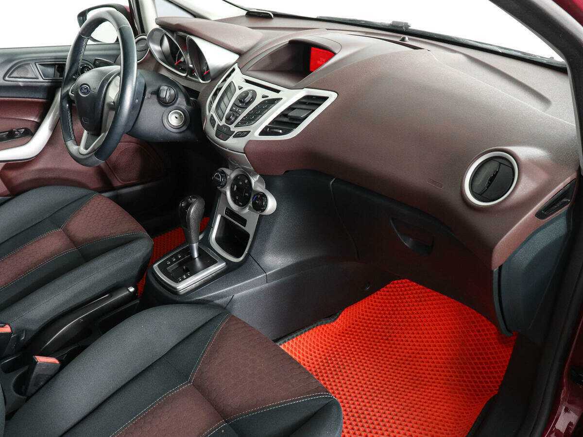 Ford Fiesta с пробегом — 2010 год. Фото: #5