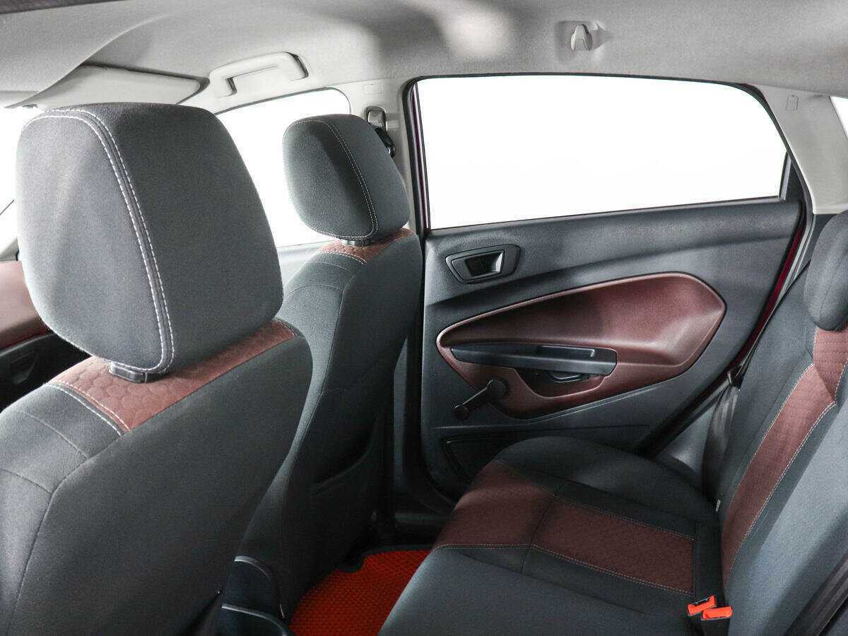 Ford Fiesta с пробегом — 2010 год. Фото: #7