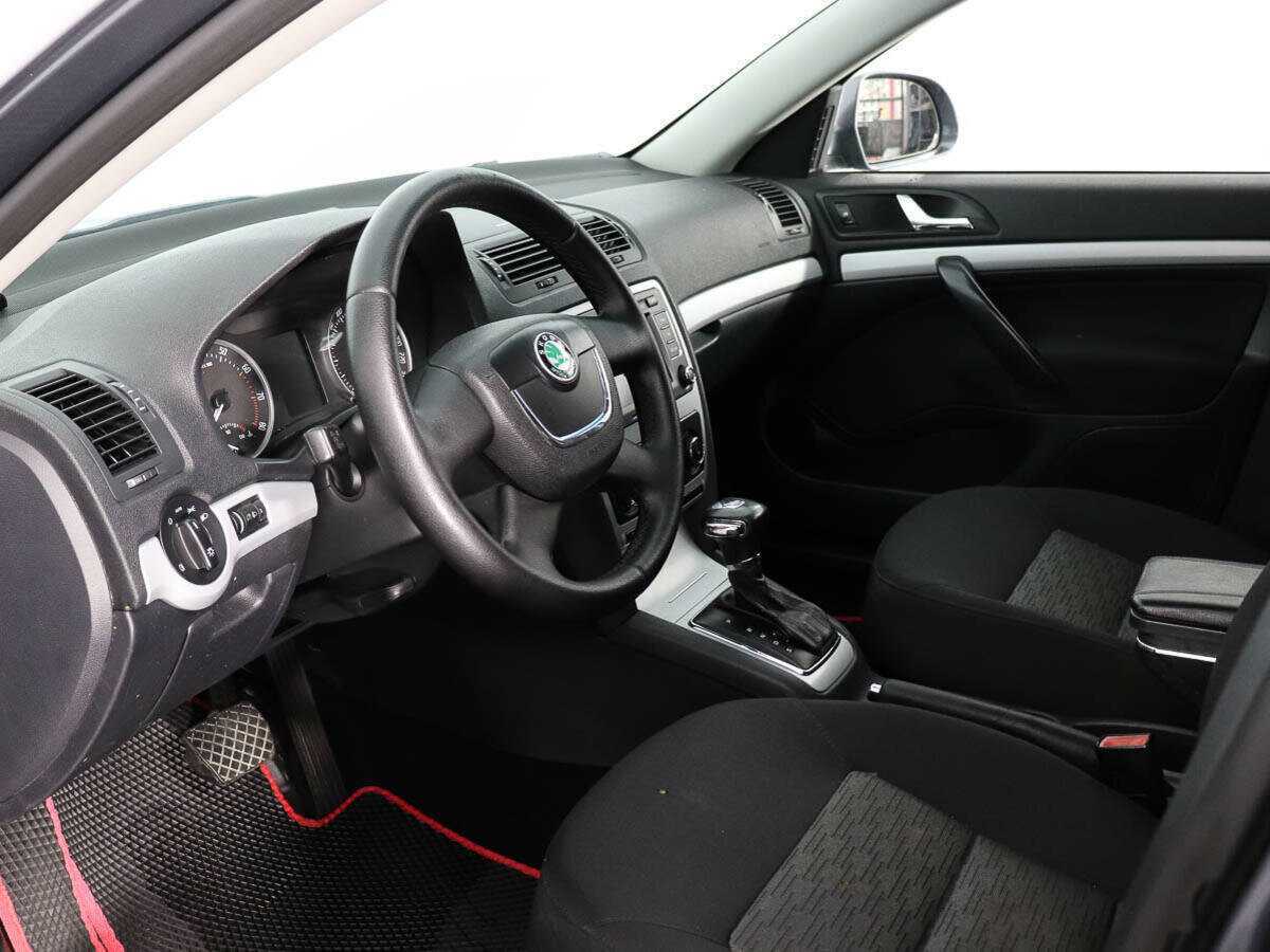 Skoda Octavia с пробегом — 2011 год. Фото: #9