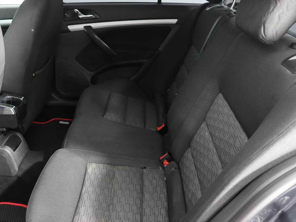 Skoda Octavia с пробегом — 2011 год. Фото: #10