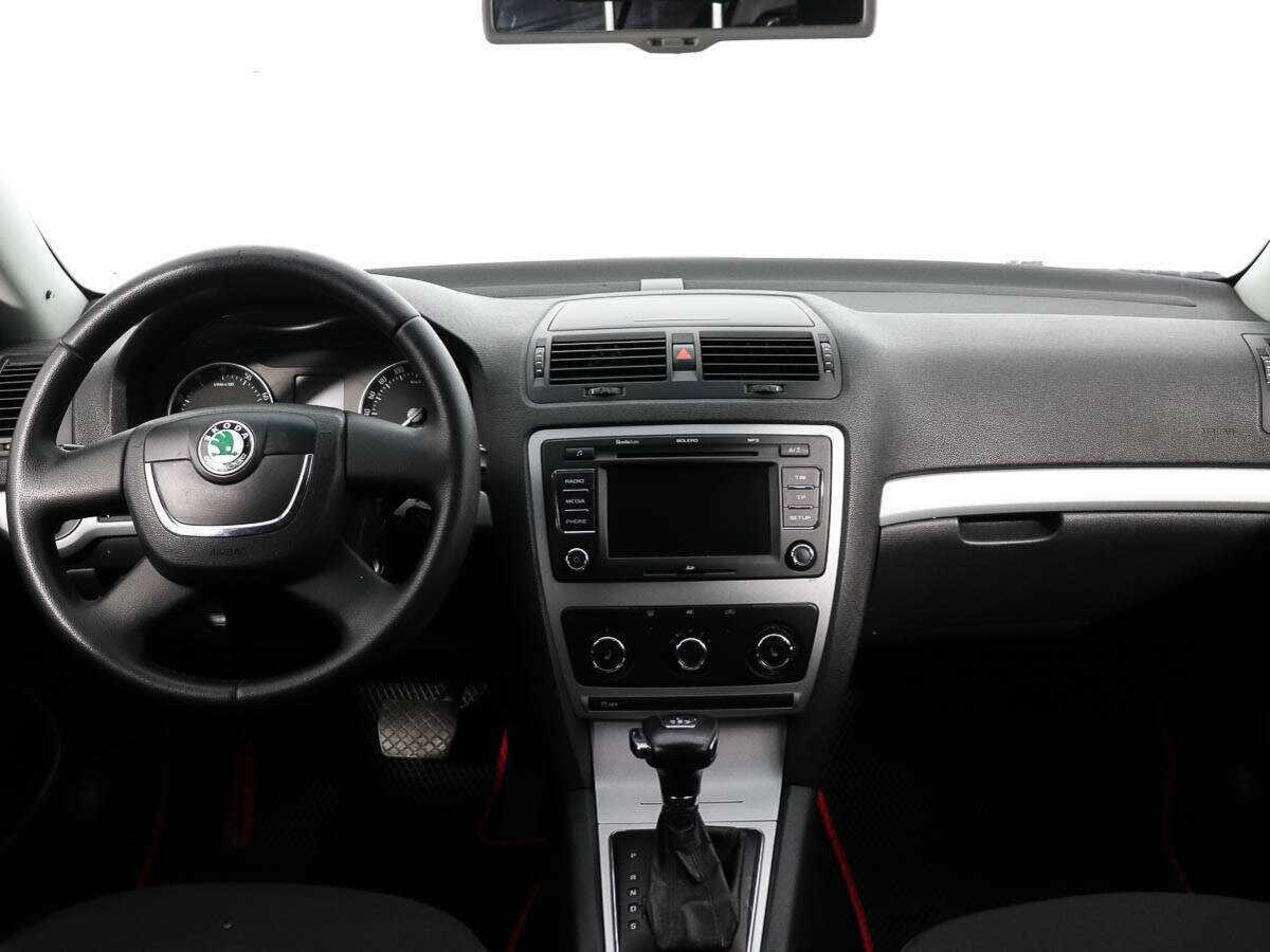 Skoda Octavia с пробегом — 2011 год. Фото: #12