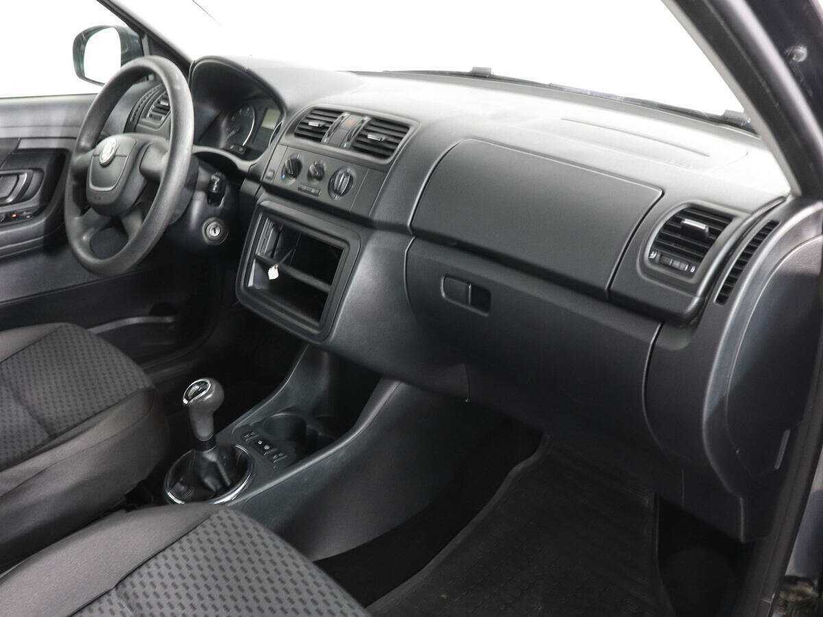 Skoda Fabia с пробегом — 2011 год. Фото: #4