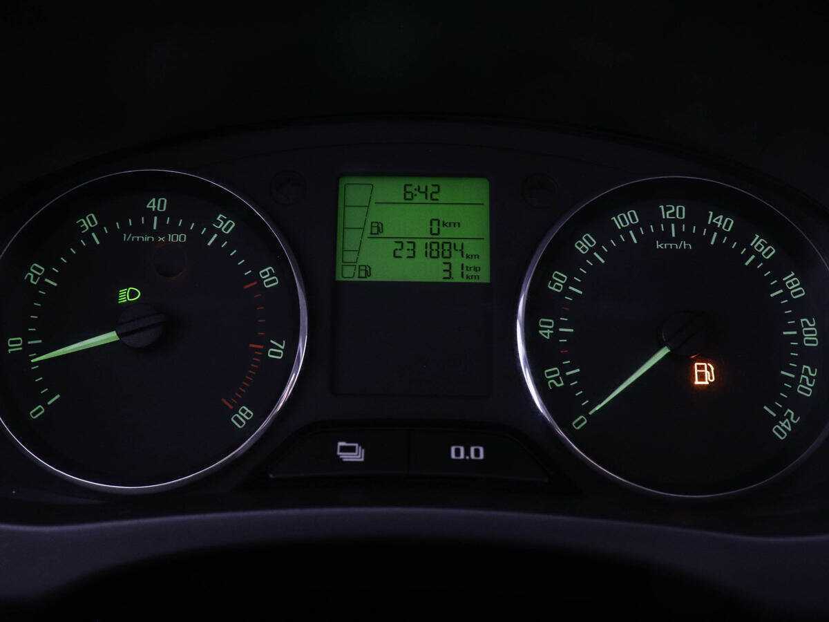 Skoda Fabia с пробегом — 2011 год. Фото: #5