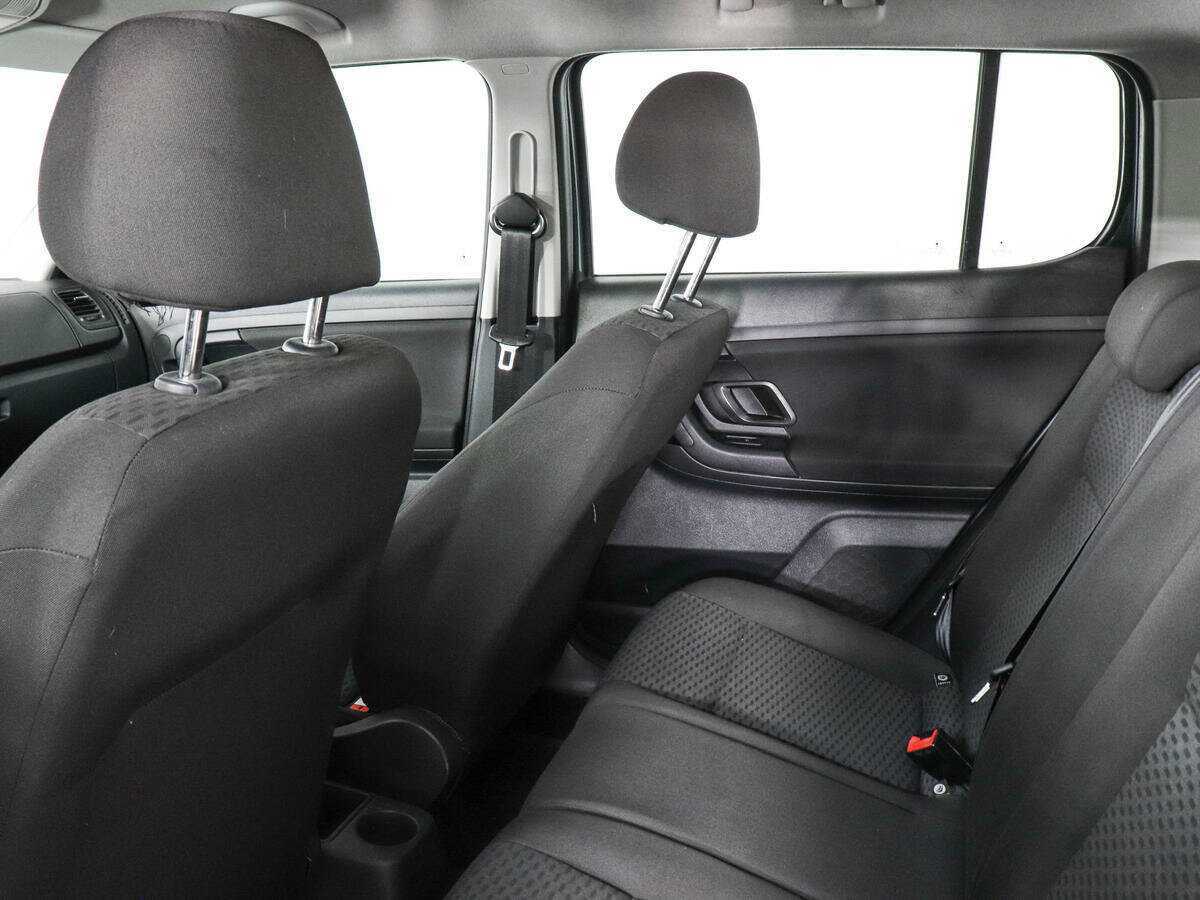 Skoda Fabia с пробегом — 2011 год. Фото: #6